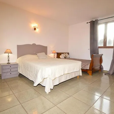 Beautiful In St Florent W/ Wifi, Outdoor Swimming Pool And 3 Bedrooms Apartamento